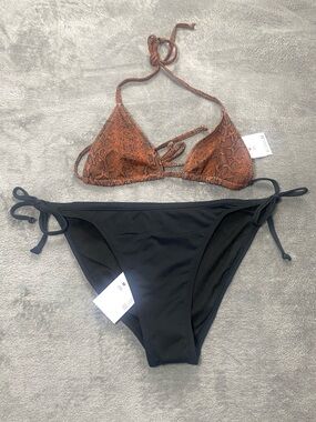 NWT Bikini Set Size M Snake Print Triangle Top & Black Tie Bottoms